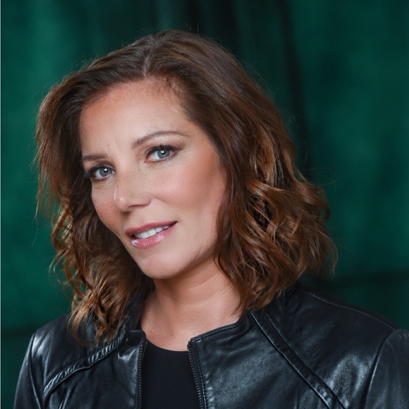 Meet your Posher, Elizabeth - Picture 1 of 1